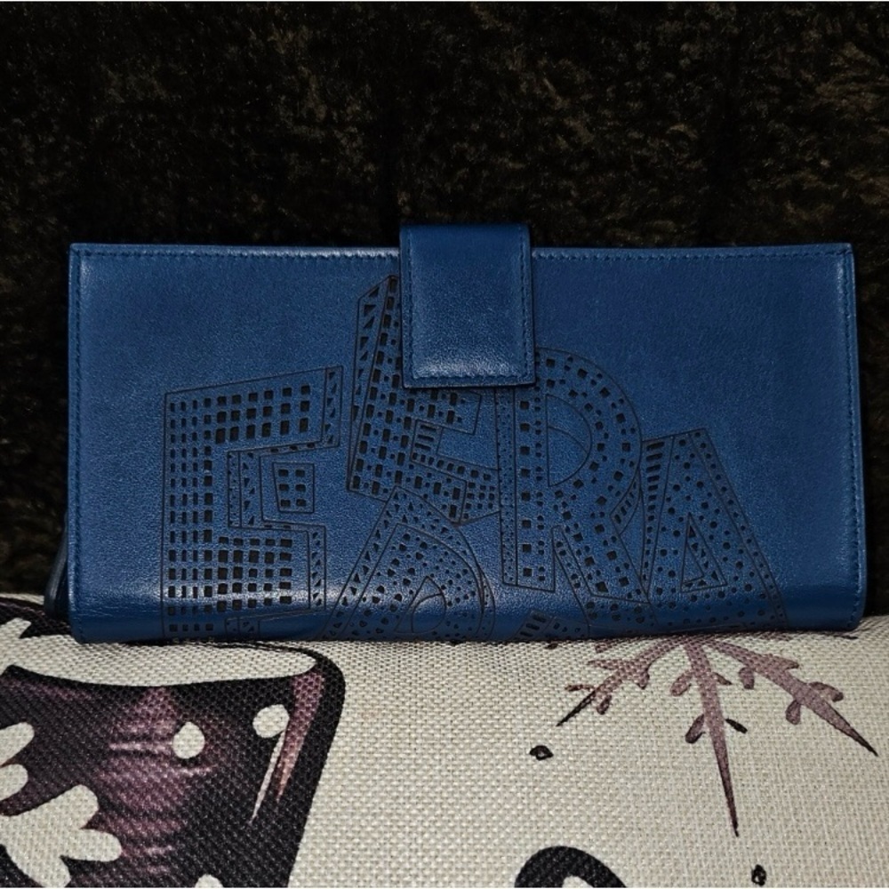 EUC Salvatore Ferragamo Blue Wallet